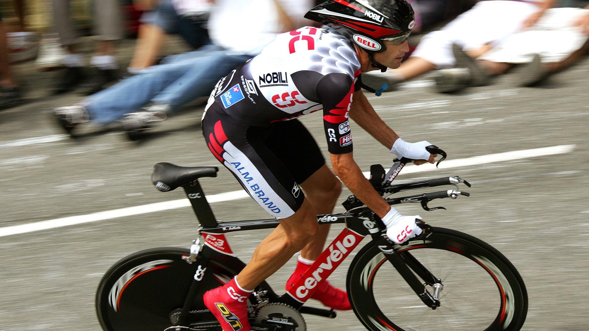 “华金·托比利亚的防守反应与进攻节奏，为阿根廷美洲狮队建立坚实优势”